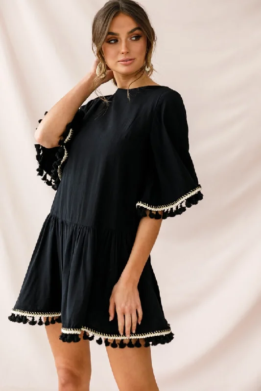 Donna Dropped Waist Tassel Dress Black