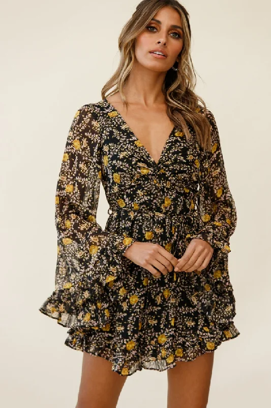 Perri Bell Sleeve Twist Knot Bust Dress Paisley Print Black